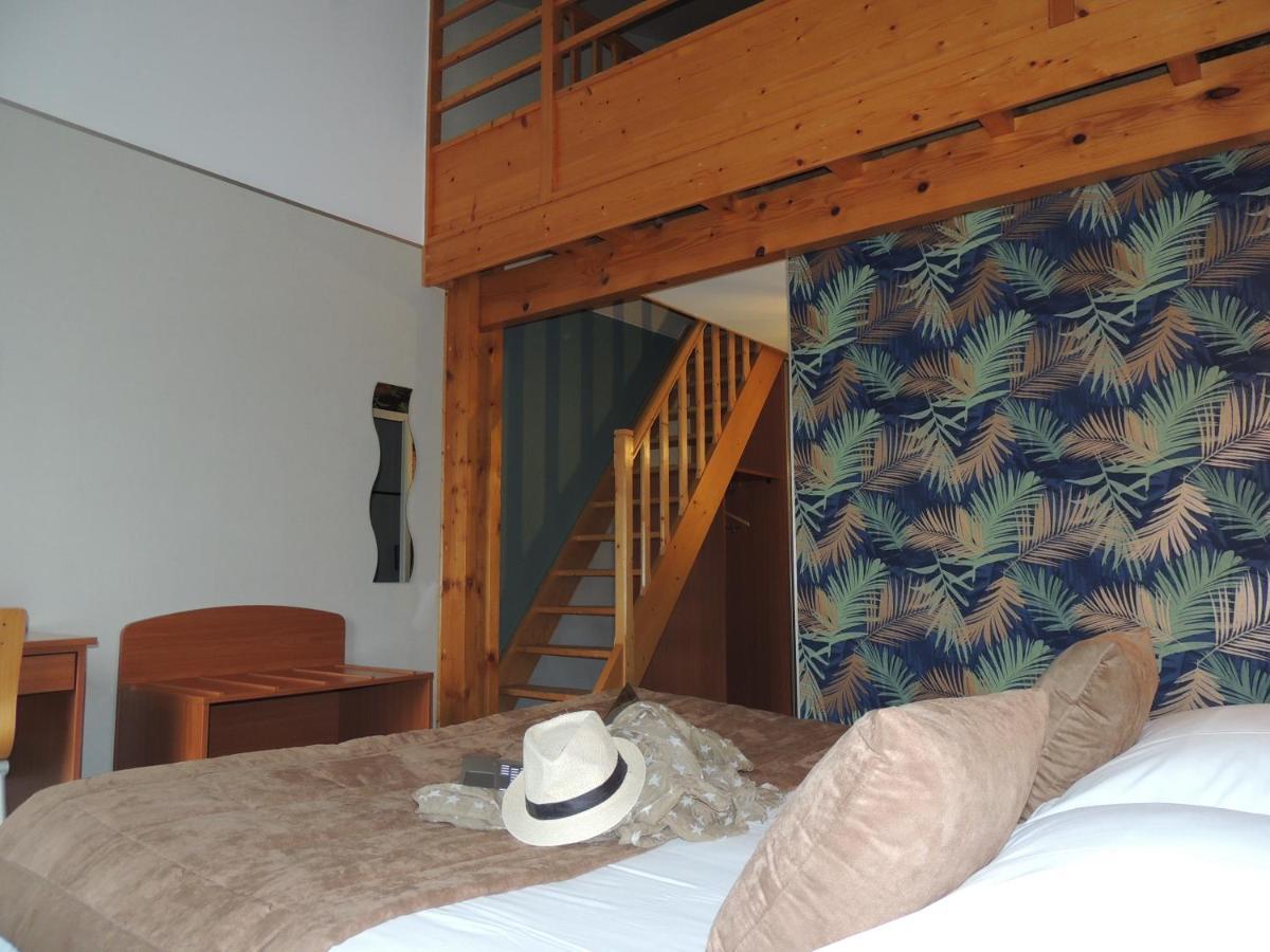 Logis Hotel Les 3 Marchands ブレシュイール エクステリア 写真